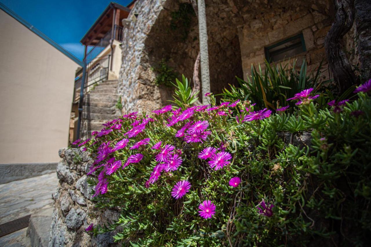 Parona Holiday Home Vrbnik Eksteriør bilde