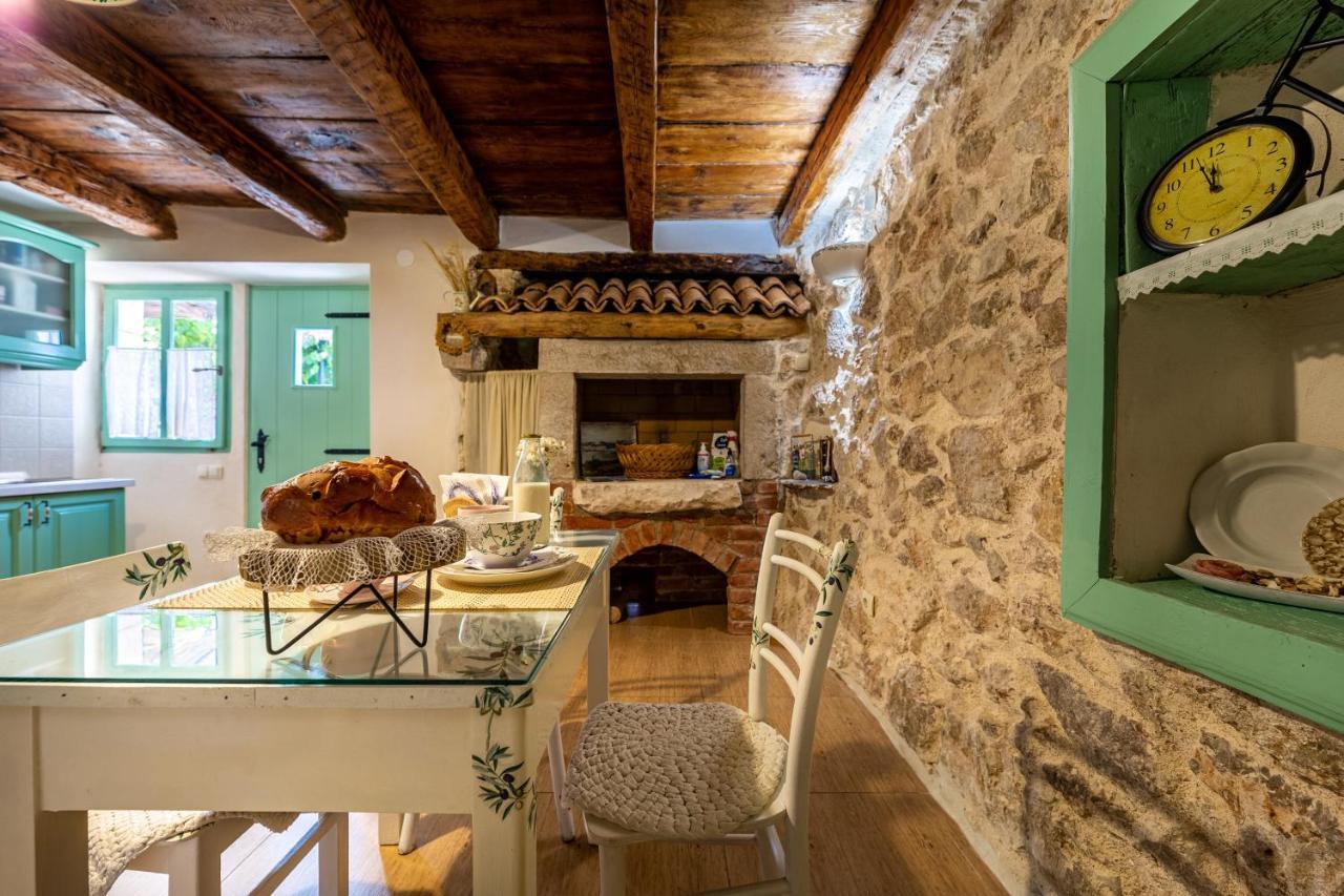 Parona Holiday Home Vrbnik Eksteriør bilde